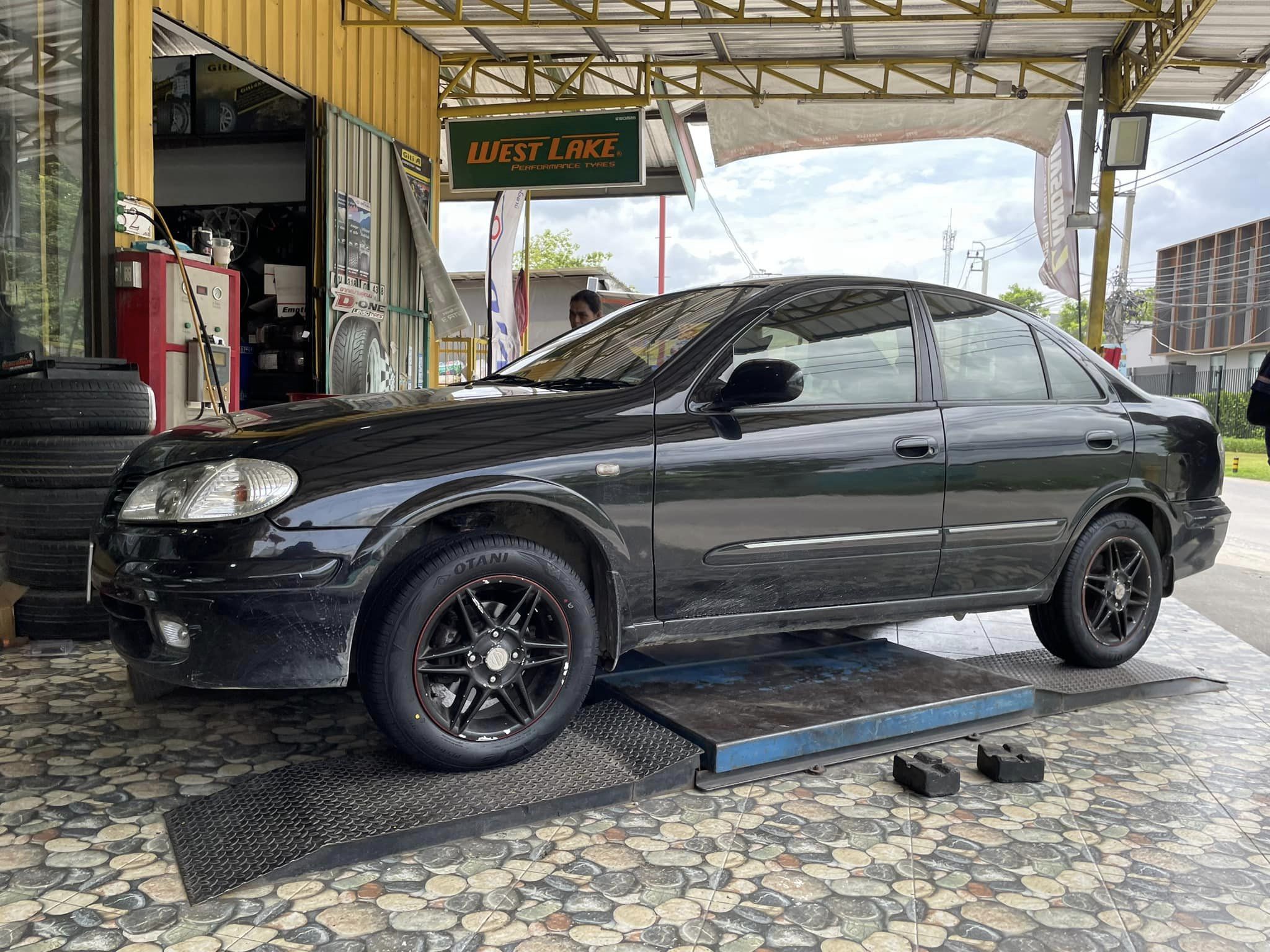 NISSAN_SUNNYเปลี่ยนยาง #OTANI #EK1000 195/60R15