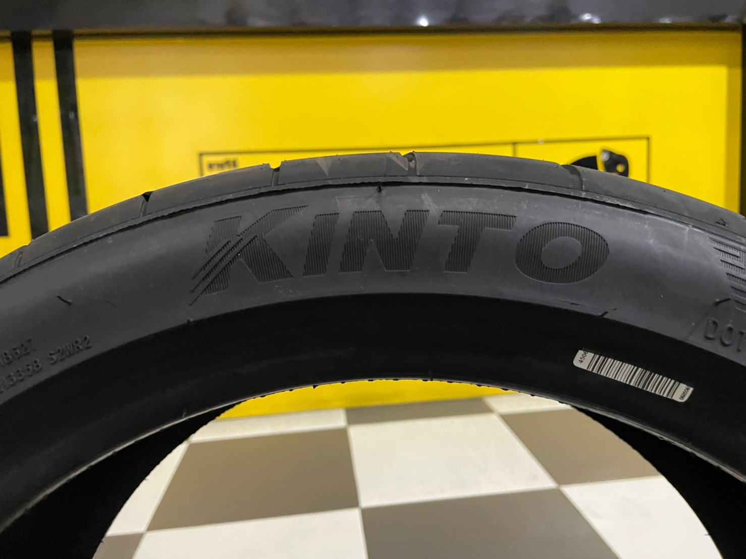 KINTO FORZA 001 ขนาด215/45R17 Treadwear 280 นุ่มหนึบคุณภาพดี