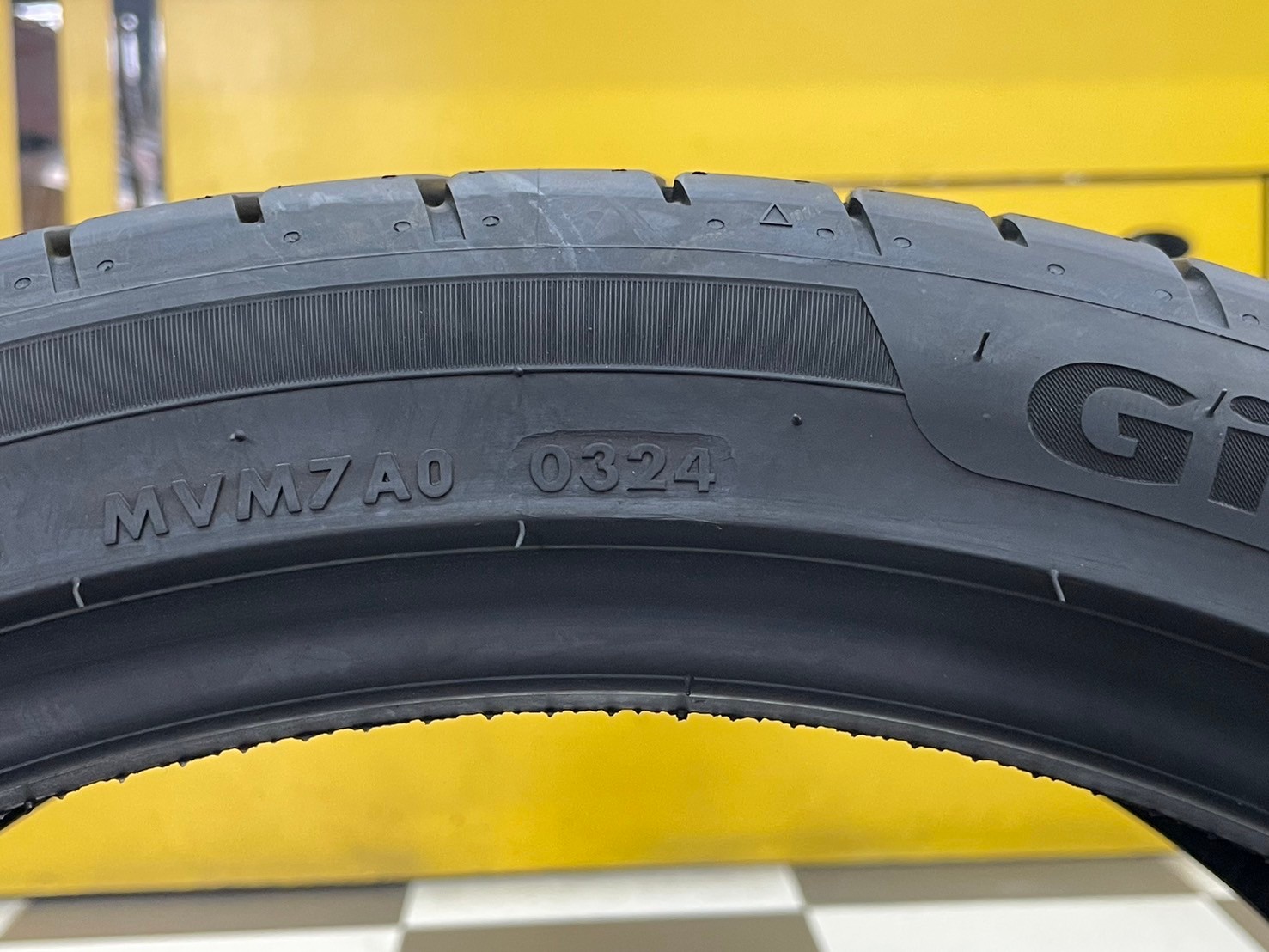 GITI SPORT S2 225/40R19 ยางใหม่ปี2024
