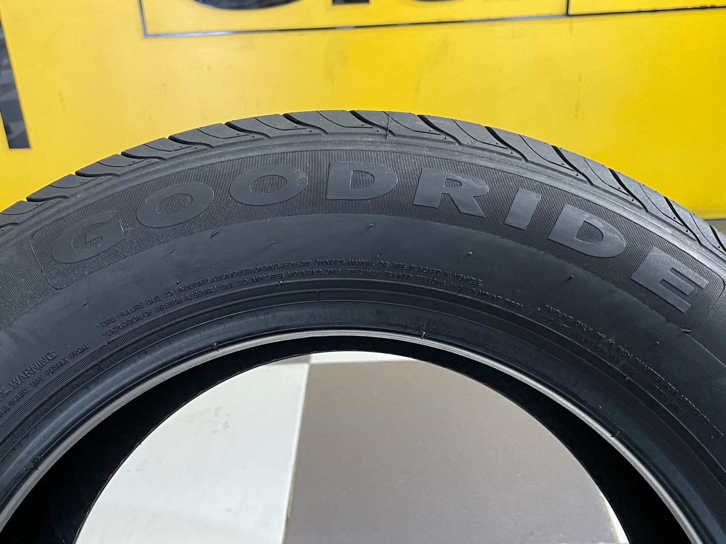 ยาง GOODRIDE RP28 215/60R16