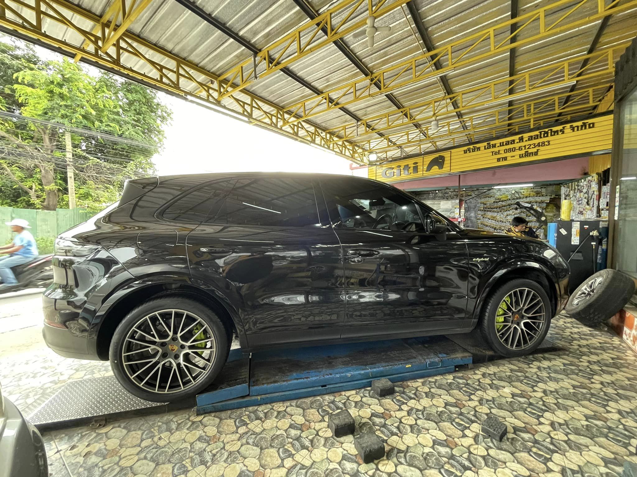 #Porsche cayenne hybrid เปลี่ยนยาง #ยางใหม่สปอร์ต สมรรถนะการขับขี่สูง #Pirelli P Zero 285/40R21 #Pirelli P Zero 315/35R21