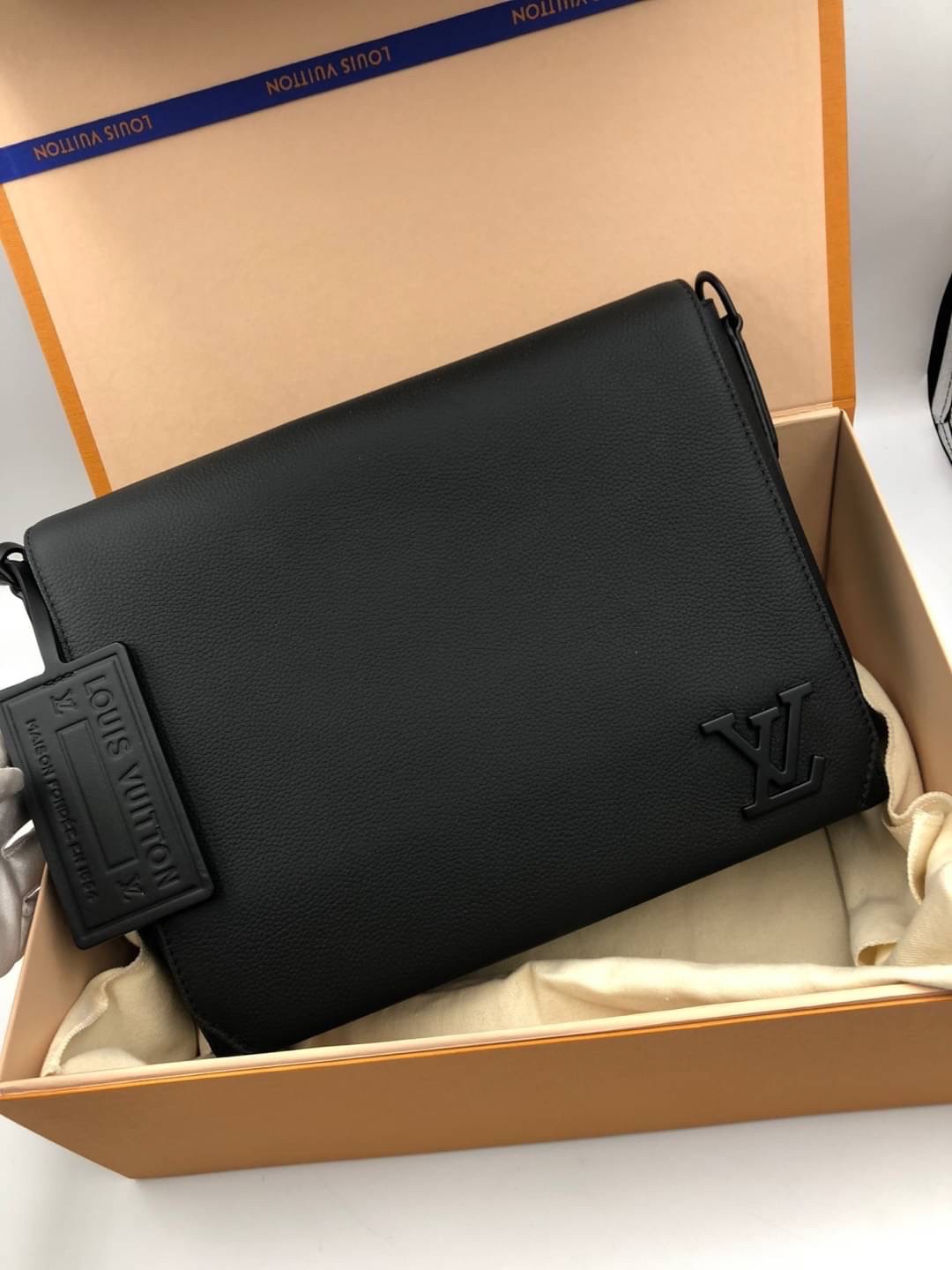 กระเป๋าlouis vuitton Takeoff Messenger Chip Takeoff Messenger Chip