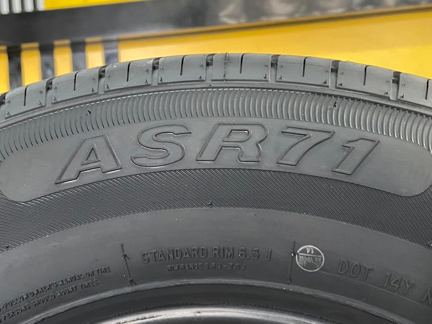 ยาง Austone รุ่น ASR71 215/70R15 ยางใหม่ปี2025