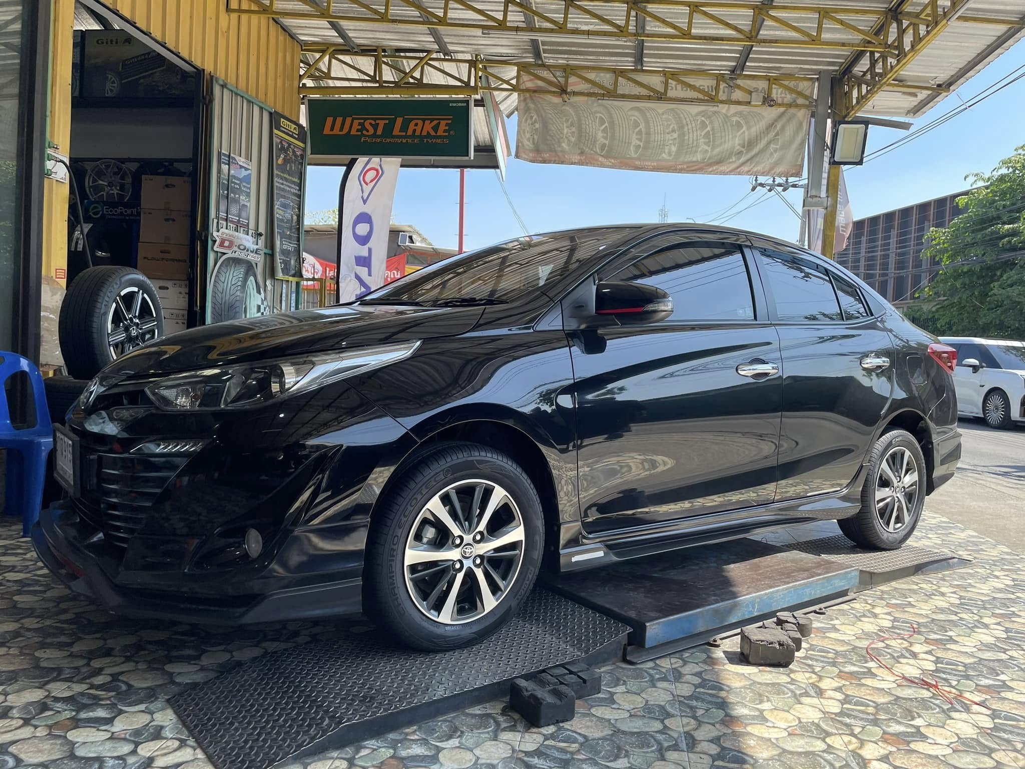 🚘 #TOYOTA_YARIS🛞 🛞 #GT RADIAL ECOTEC 195/60R15