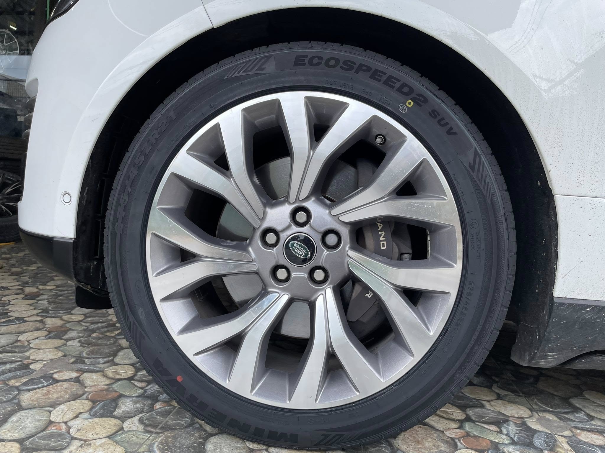 🛞 #LandRover_PangeRover_P400e 🚘เปลี่ยนยาง 🛞🐘#MINERVA_ECO SPEED2 SUV 375/45R21 ❤️ 🛞 #ยางสมรรถนะสูง นุ่มเงียบ