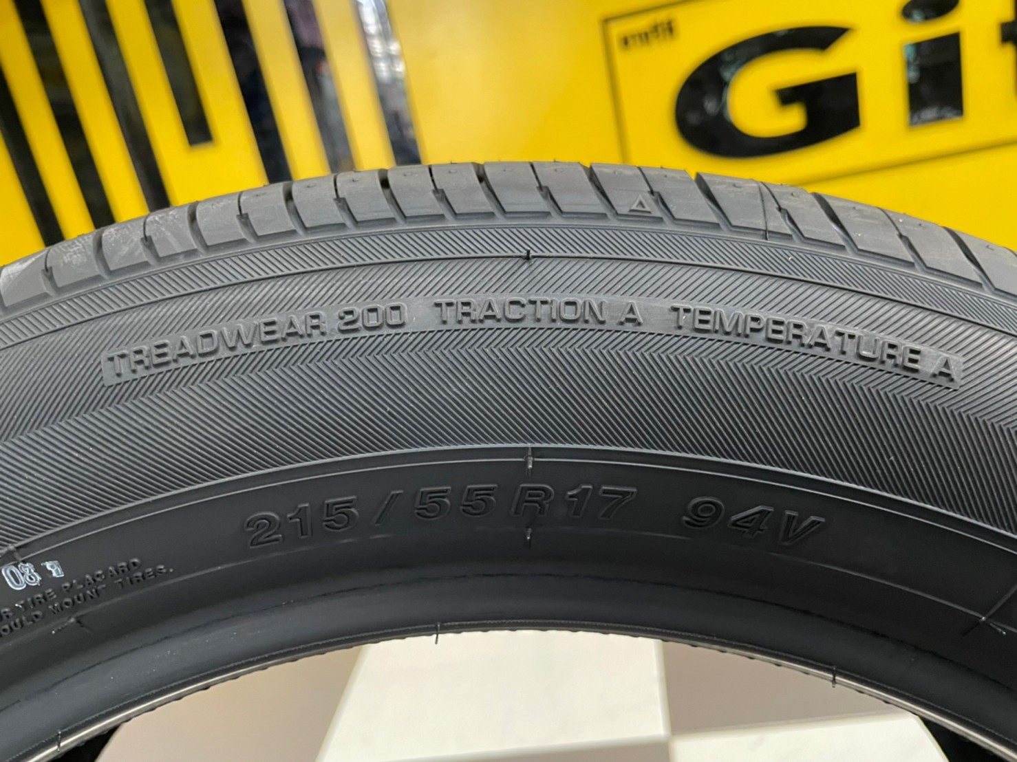 ยางใหม่YOKOHAMA ADVAN DB E70 215/55R17 ยางใหม่ปี2022