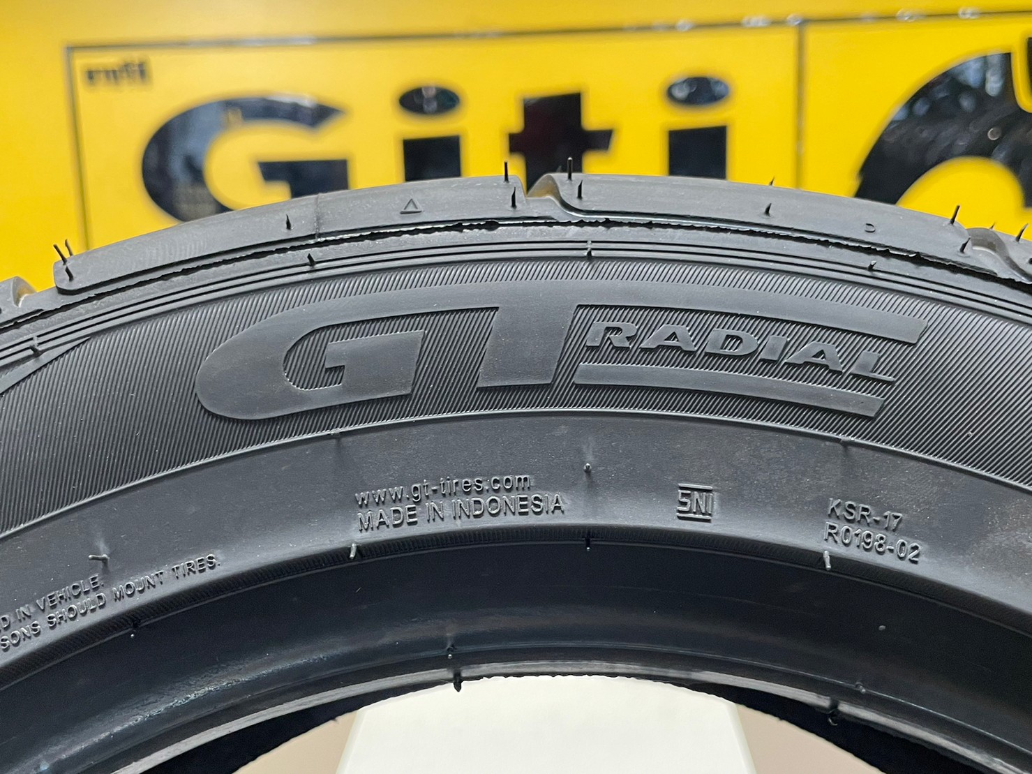 ยาง GT RADIAL CHAMPIRO SX2 195/55R15 ยางใหม่ปี2023