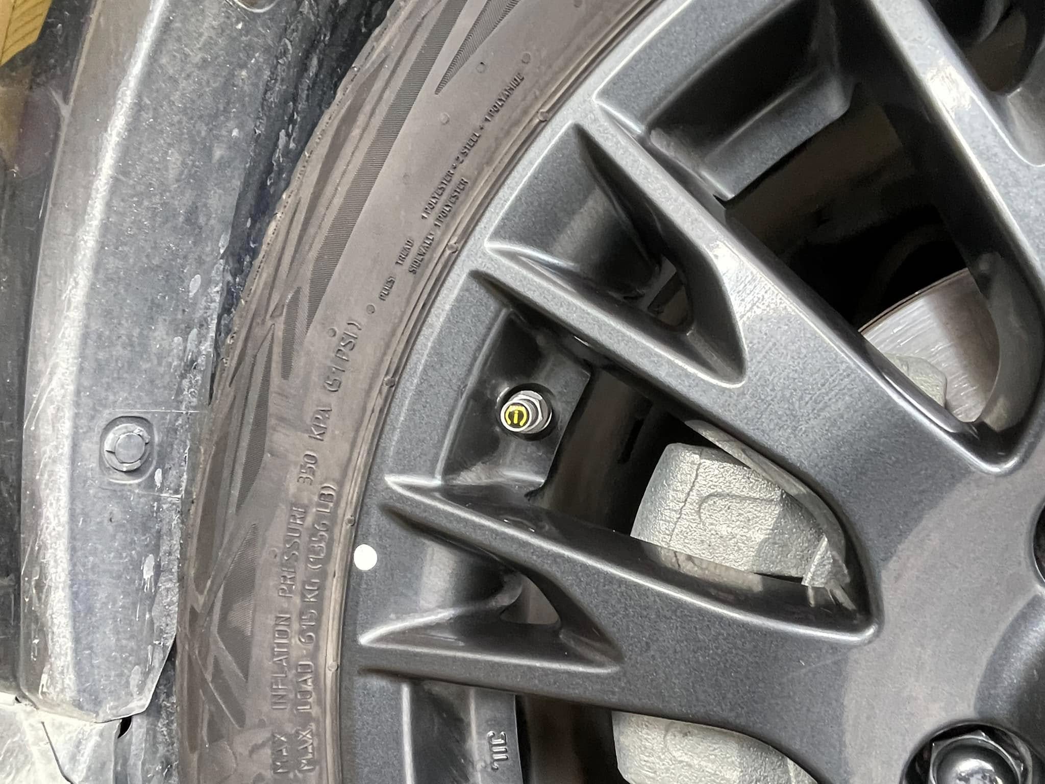 อุปกรณ์ Steelmate MT15 เป็นระบบตรวจวัดแรงดันลมยางแบบไร้สาย