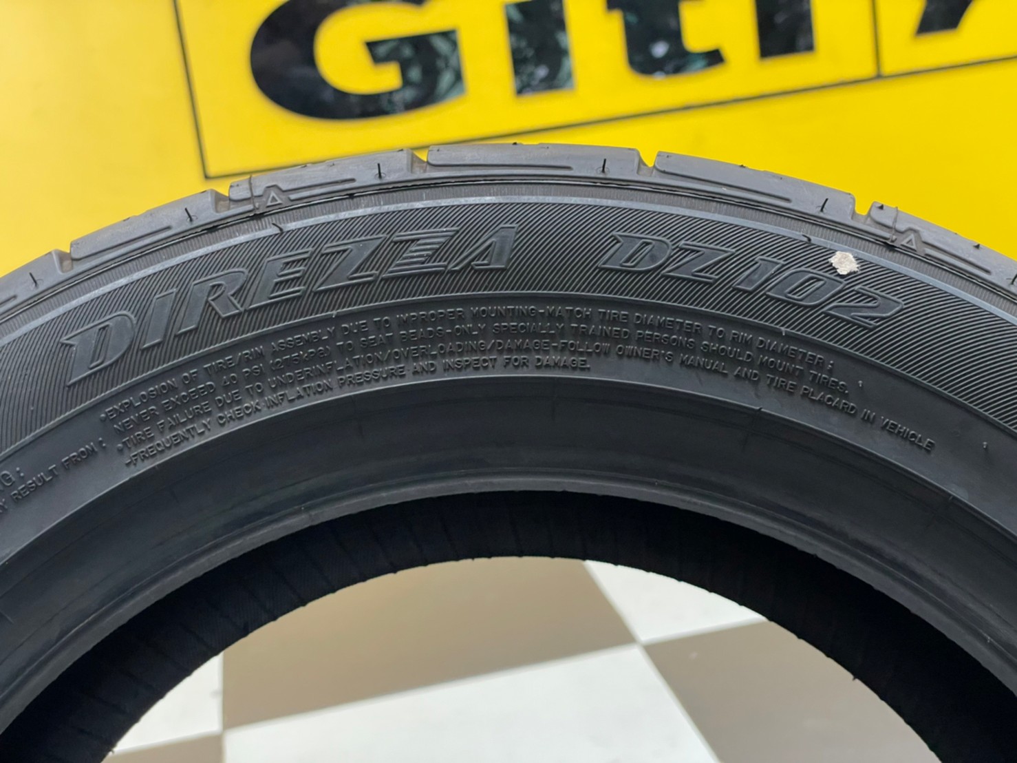 195/55R15 DUNLOP DZ102 ยางใหม่ปี20 ราคาพิเศษ ติดตั้งฟรี จัดส่งฟรี