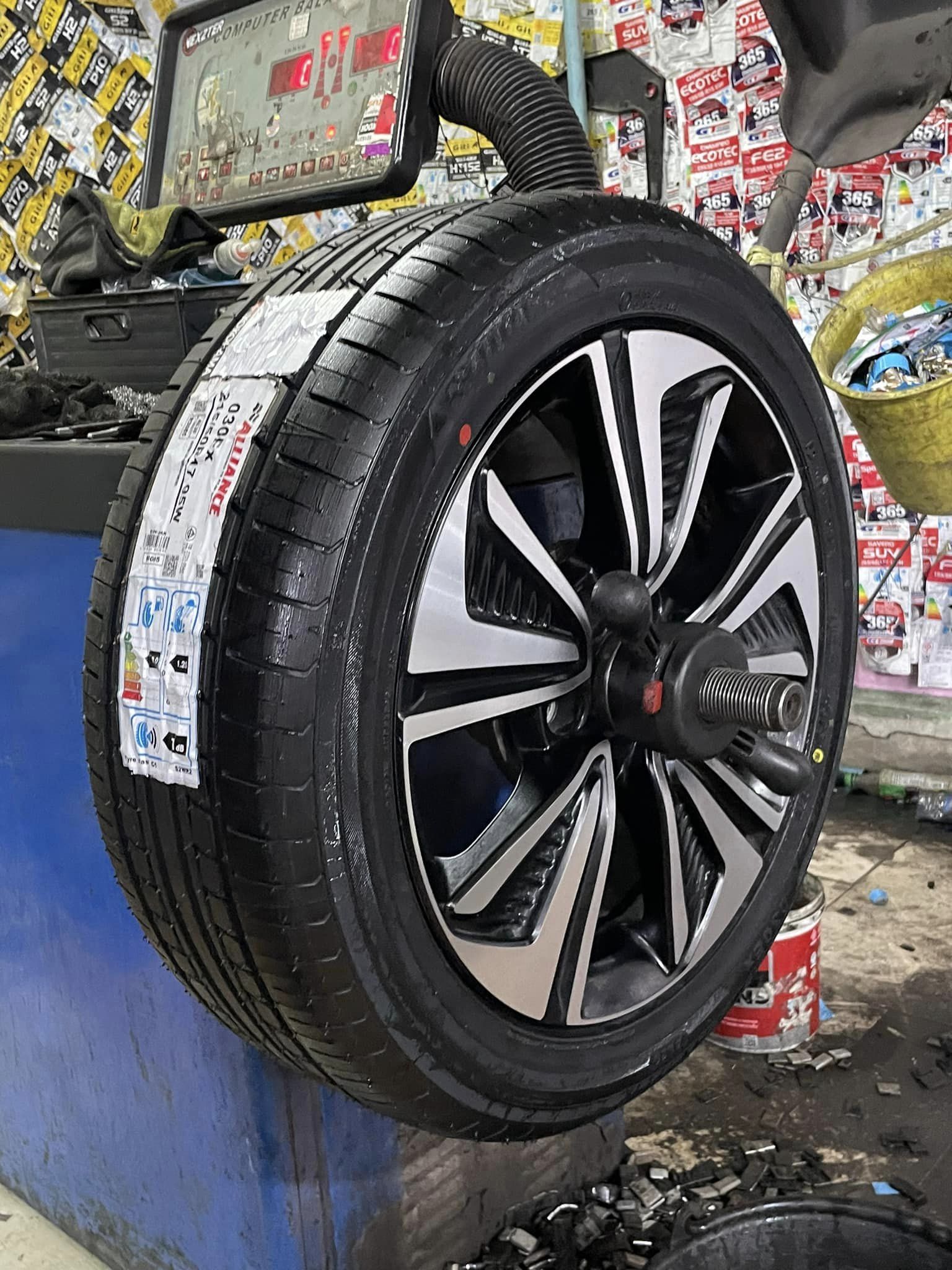 🛞❤️ #HONDA_CIVIC🚘เปลี่ยนยาง🛞🐘#ALLIANCE #030EX BY YOKOHAMA 215/50R17 Made in Japan