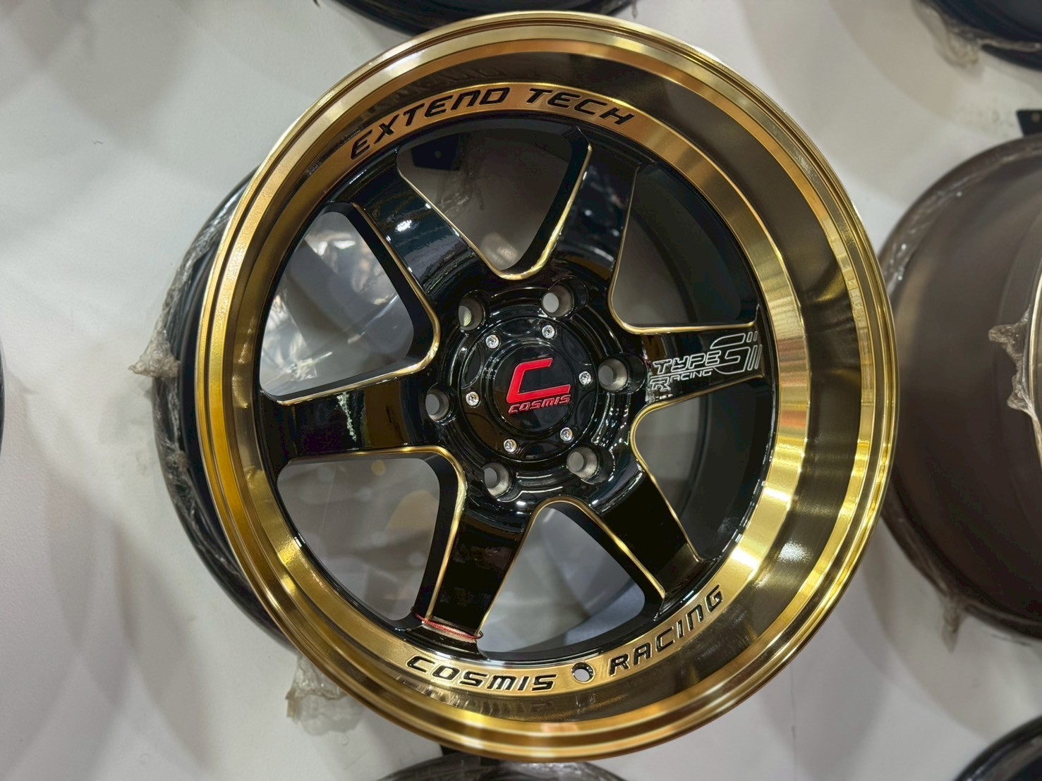 “Cosmis Type G ขอบ 18 9.5 ET22 10.5 ET25 6x139.7 สีดำขอบไดร์ทอง