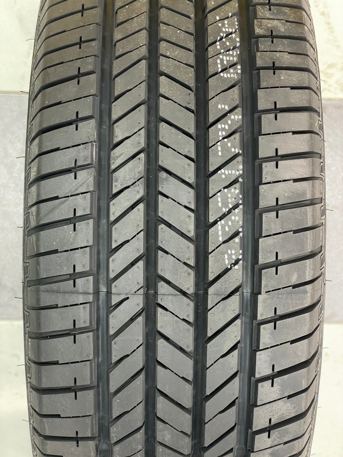 245/70R16 GITI 4x4 HT152 ยางทางเรียบตัวหนังสือสีขาว นุ่มเงียบ ยางรถยนต์คุณภาพดี สมรรถนะสูง ยางใหม่ปี2023