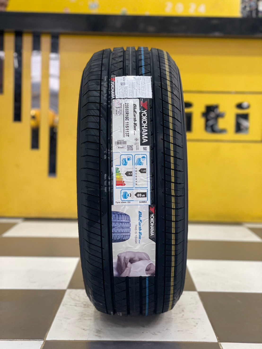 ยางใหม่โยโกฮาม่า #Yokohama BluEarth-VAN #RY55 235/65R16 ยางใหม่ปี2024
