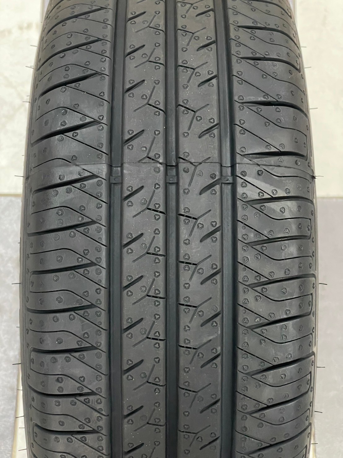 GOODYEAR Assurance DuraPlus2 185/60R15 ยางใหม่ปี2025 ราคาพิเศษมีจำนวนจำกัด