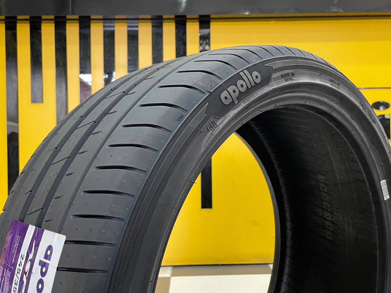 Apollo 245/35R19 Aspire4G ยางใหม่ปี2023