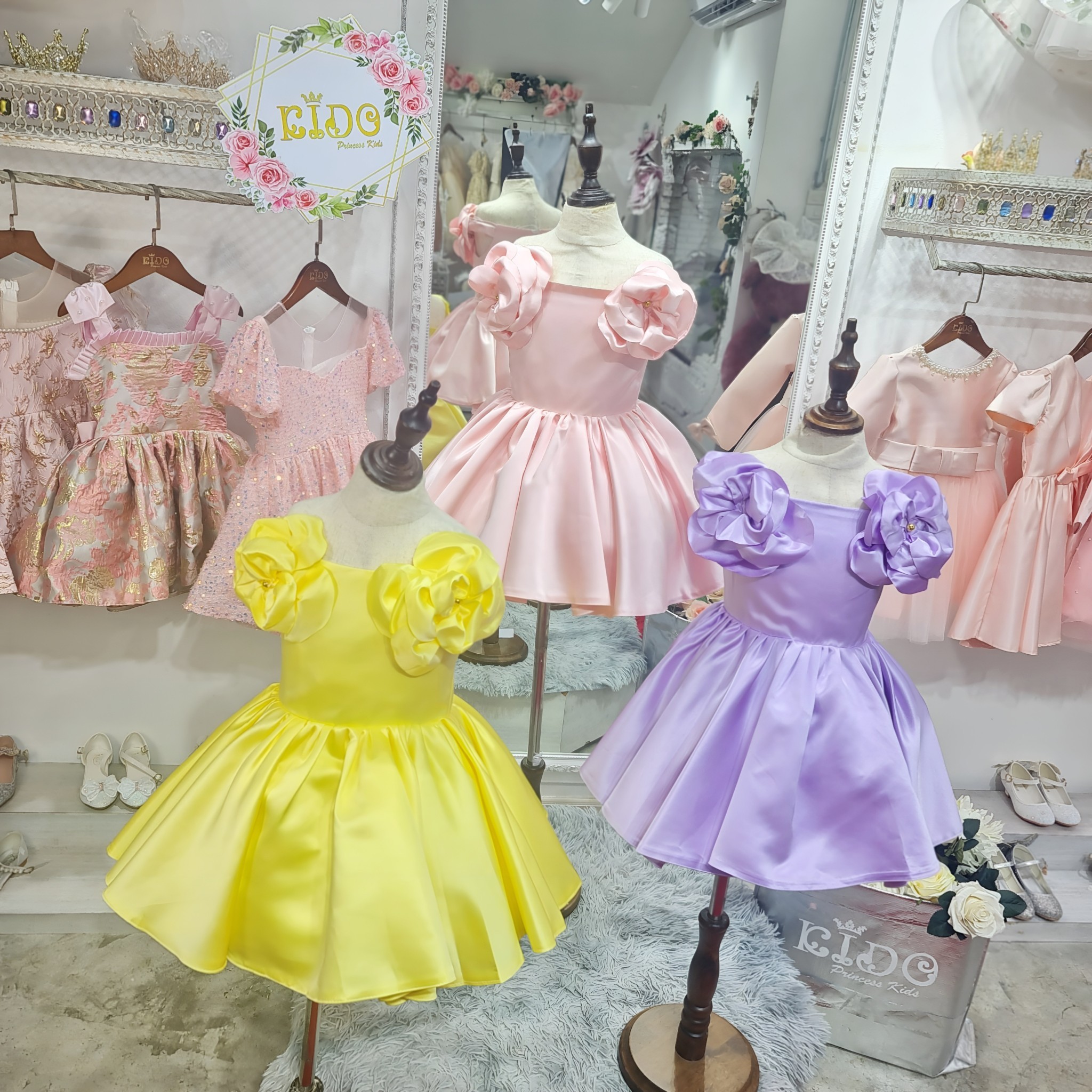 ชุดราตรีเด็ก(หน้าร้านอยู่รัชดา ลองได้ถ่ายรูปจากชุดจริง)W18704 สีชมพู แขนกุหลาบ กระโปรงสั้น