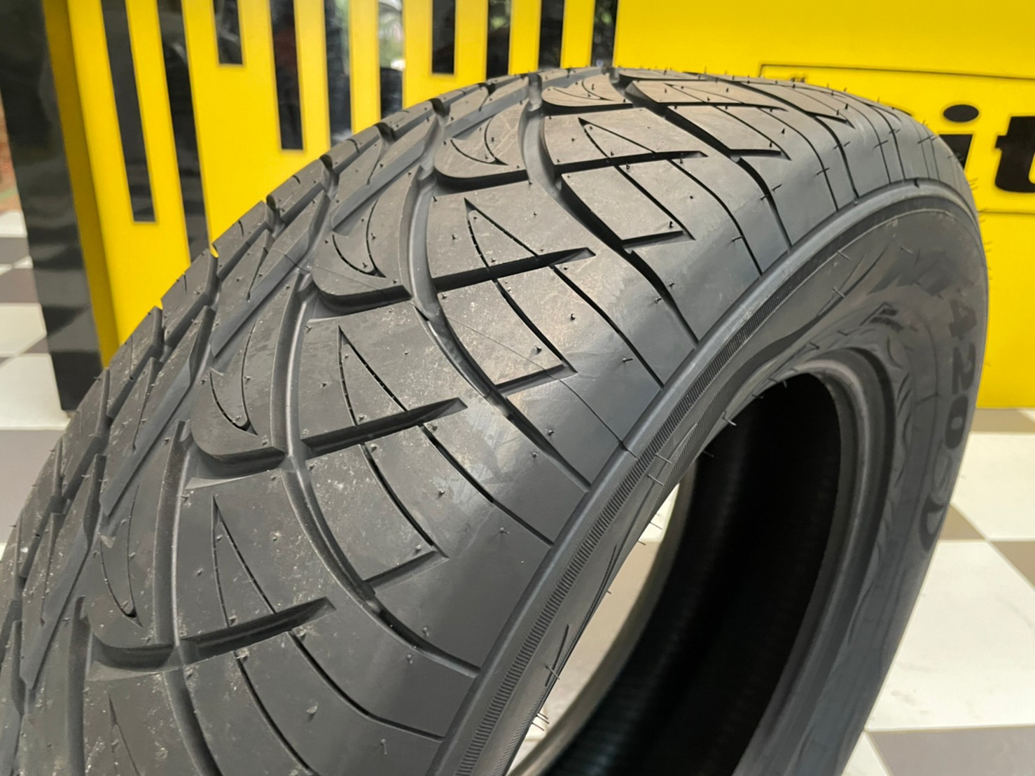 NITTO NT420SD 265/60R18 ยางลายซิ่ง สปอร์ต สมรรถนะสูง ยางใหม่ปี2022