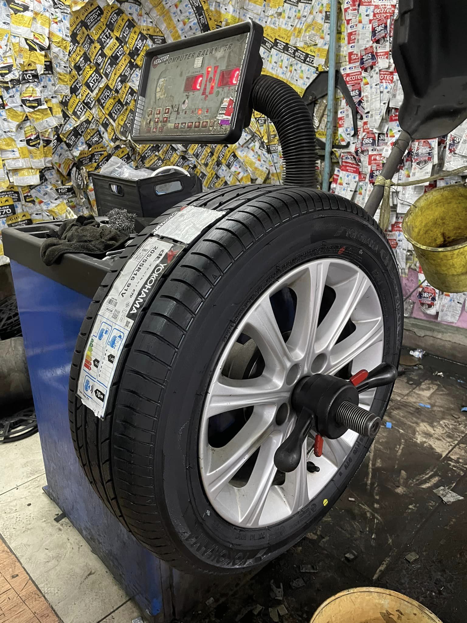 FORD_FOCUS 🚘 🛞เปลี่ยนยาง #YOKOHAMA _E70 205/55R16