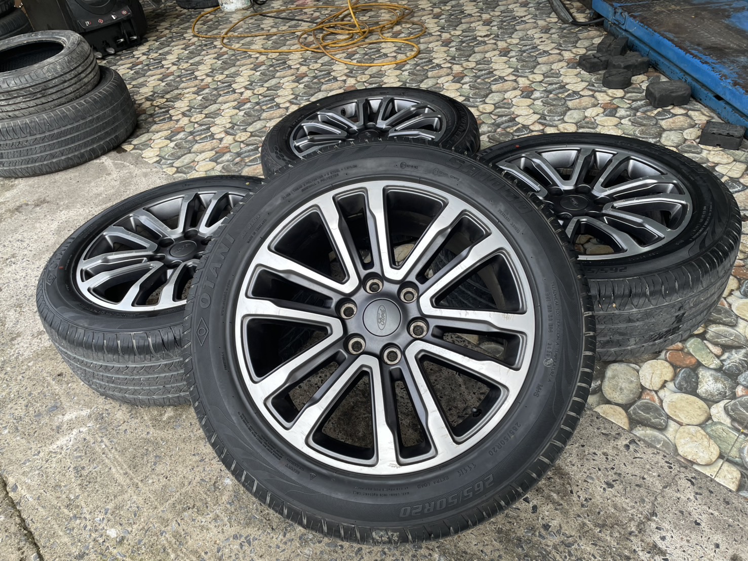 ล้อFORDขอบ20 พร้อมยาง OTANI SA1000 265/50R20 ยางปี2020 สภาพสวยพร้อมใช้งาน