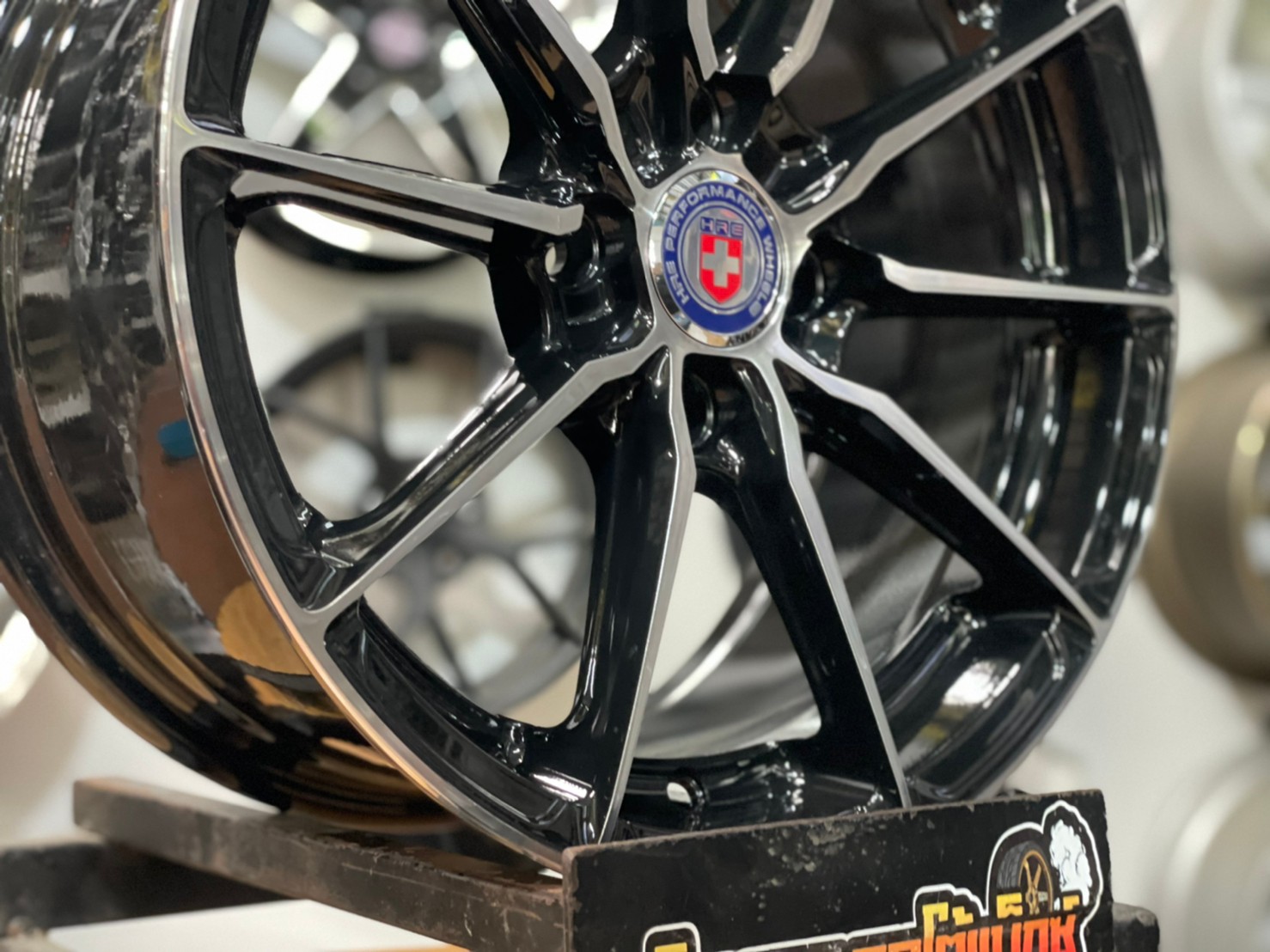 ล้อแม็กขอบ15 HRE Model 308 งานไทย SSW 4รู100 กว้าง6.5 ออฟ35 สีดำขอบหน้าเงา