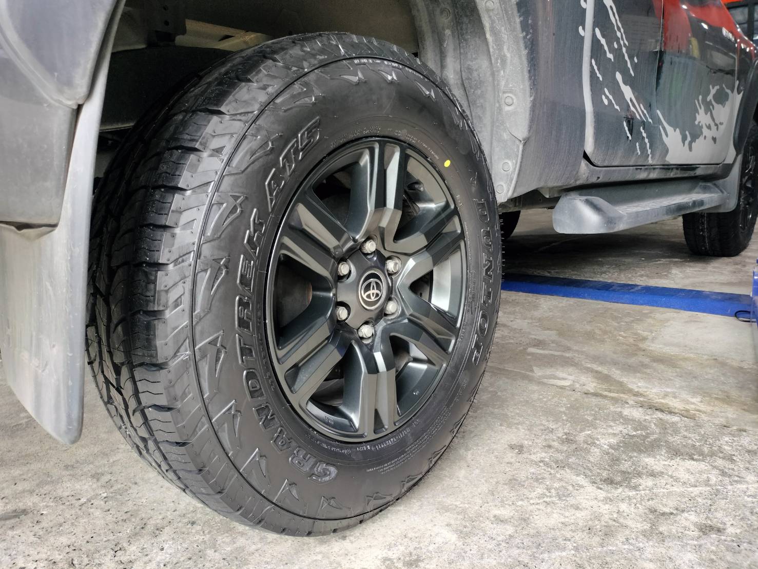 🚘#TOYOTA_REVO เปลี่ยนยาง 🛞 #DUNLOP_AT5_265/65R17