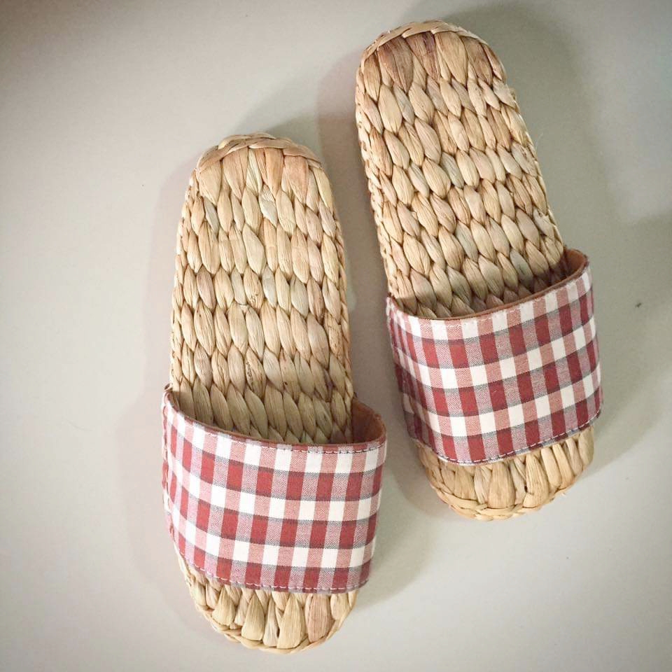 BSS204W : รองเท้าสานผักตบชวา ราคาส่ง 1โหล 12 คู่