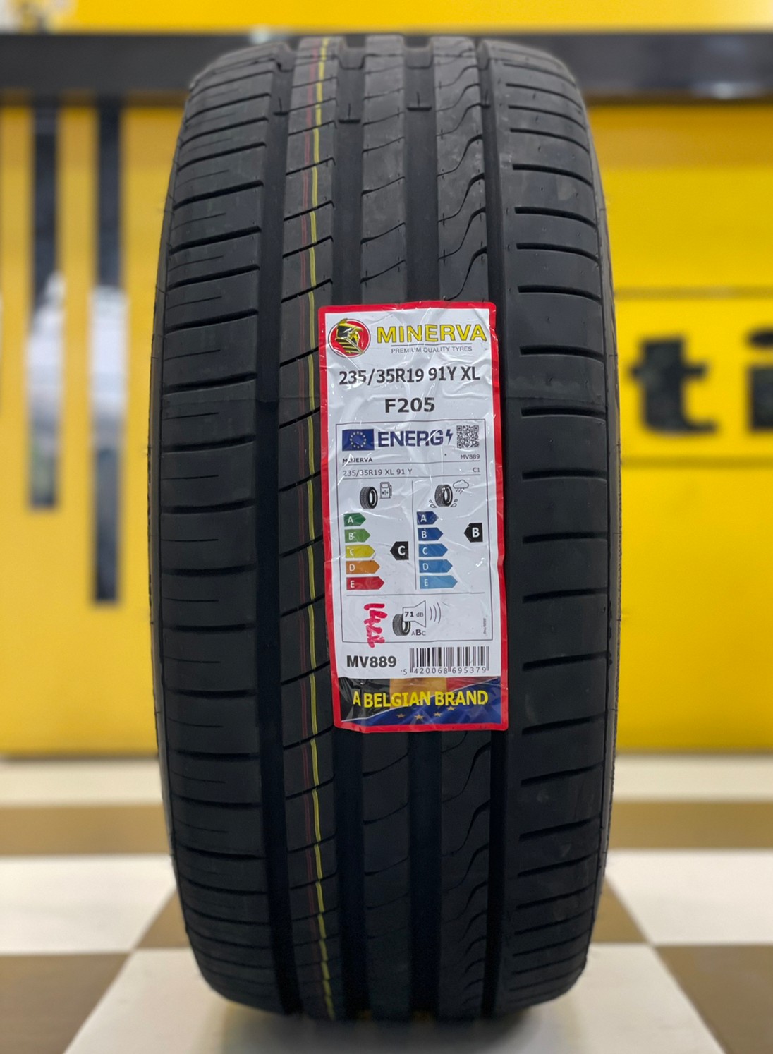 ยางMINERVA F205 235/35R19 ยางสปอร์ตคุณภาพดี สมรรถนะการขับขี่สูงนุ่มเงียบ ยางใหม่2022