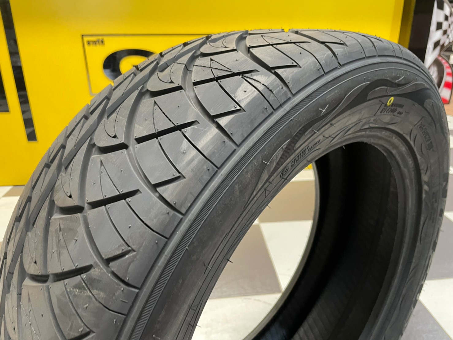 NITTO NT420SD 265/60R18 ยางลายซิ่ง สปอร์ต สมรรถนะสูง