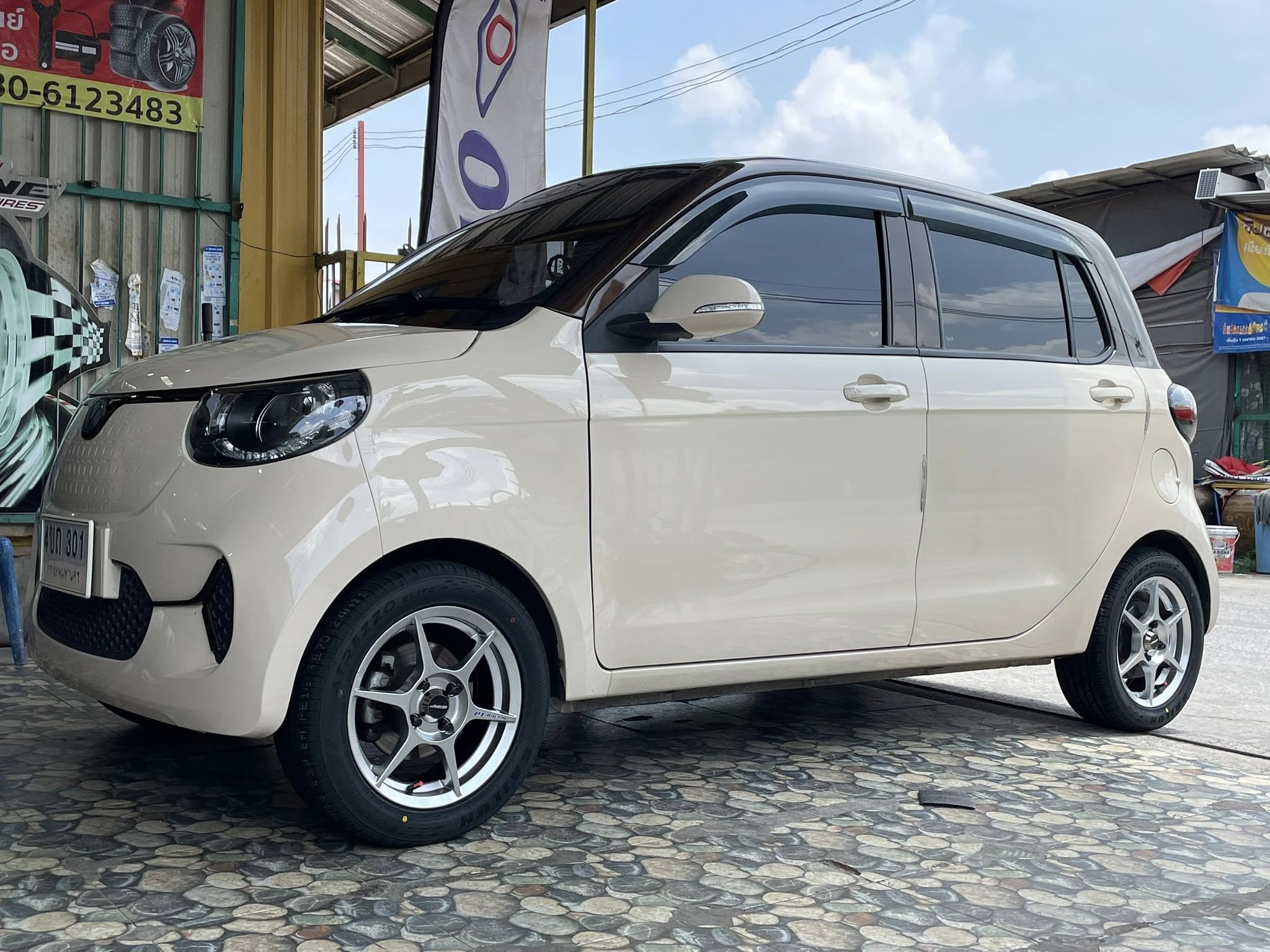 #รถไฟฟ้า_ #Volt_City_EV เลือกเปลี่ยนล้อเป็นขอบ 14 ลายยอดฮิต #P1 ขอบ14 14x5.5 ET38 4x100 #SSW204 #พร้อมยางสเปค #Sailun185/55R14