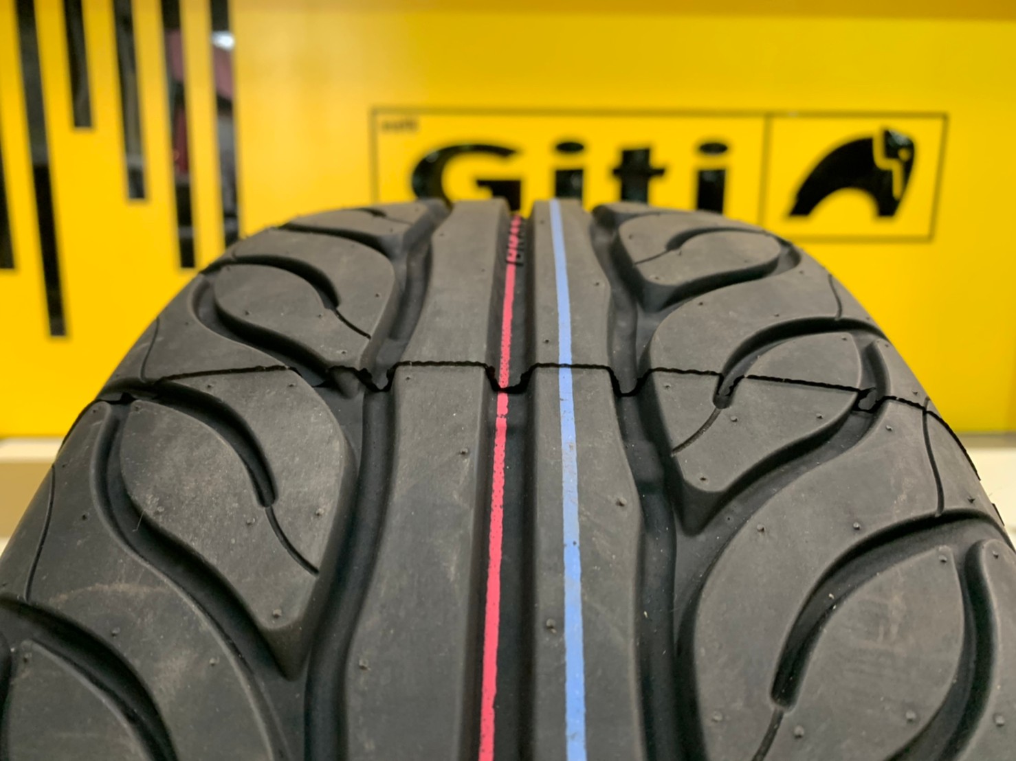 SIAMES 195/55R15 RD08 ยางปี 2021 (ยางไทย รับประกัน 1 ปี) พร้อมติดตั้งฟรี