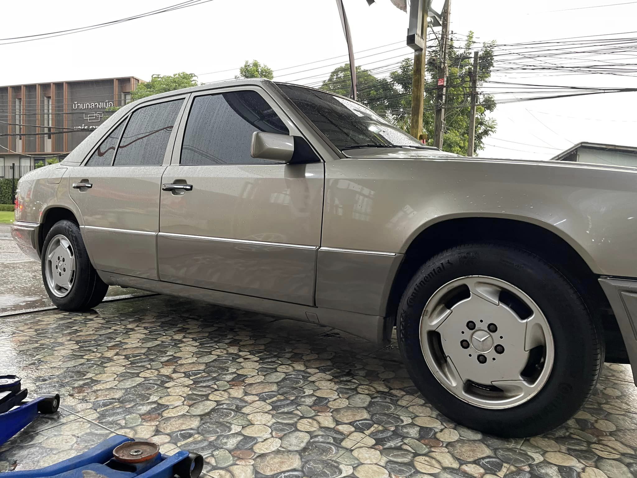 🛞❤️ #BENZ_E220 🚘เปลี่ยนยาง 💫 🛞🐘#ContinentalComfortContact195/65R15