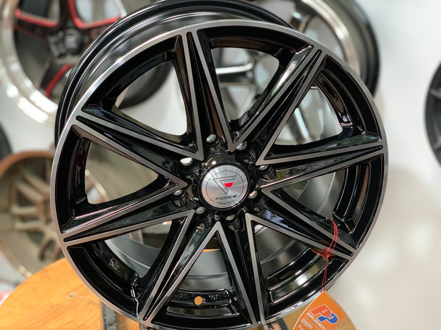 ล้อแม็กใหม่ ล้อแท้ Force Model VIVID8_ARACH ขอบ15 กว้าง6.5 ขนาด4รู100และ4รู114.3 ออฟ40 ล้อลายVIP สวยหรู