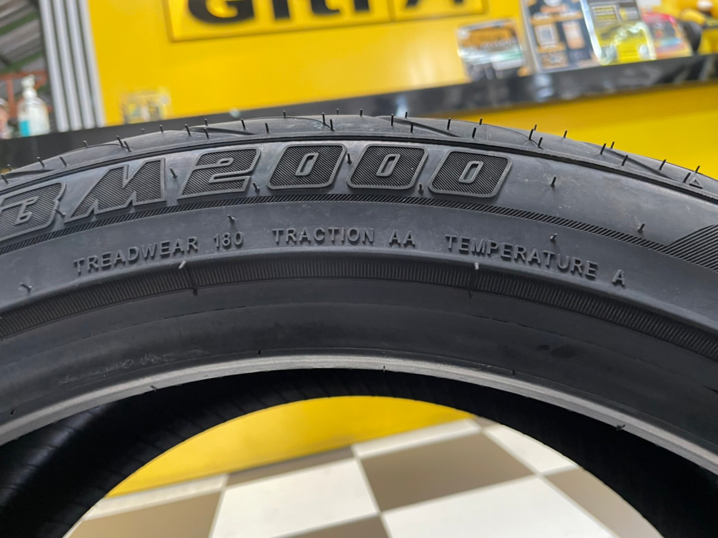 #OTANI BM2000 225/40R18