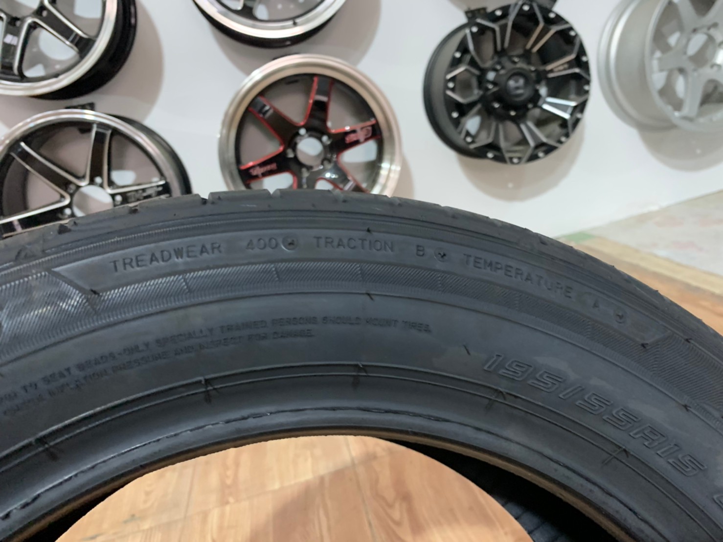 ยางใหม่สปอร์ต DUNLOP LM705 195/55R15 ยางใหม่ปี2021