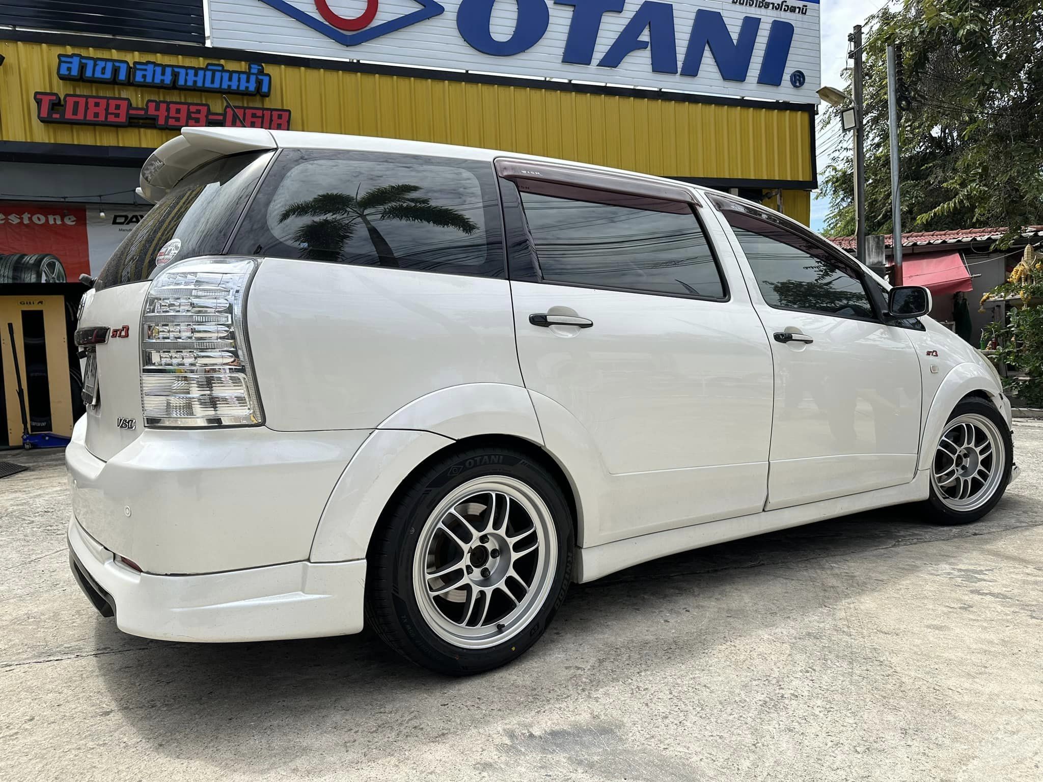 #TOYOTA_WISH #ยางรถไฟฟ้า 🛞 ￼#OTANI #KN1000 215/50R17