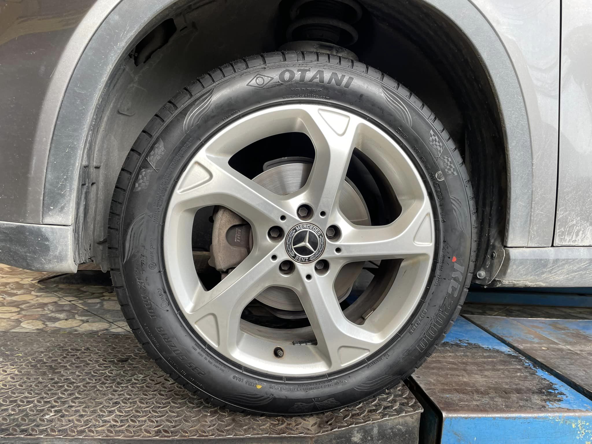 🚘 #BENZ_GLA200 เปลี่ยนยาง #OTANI #KC2000 235/50R18