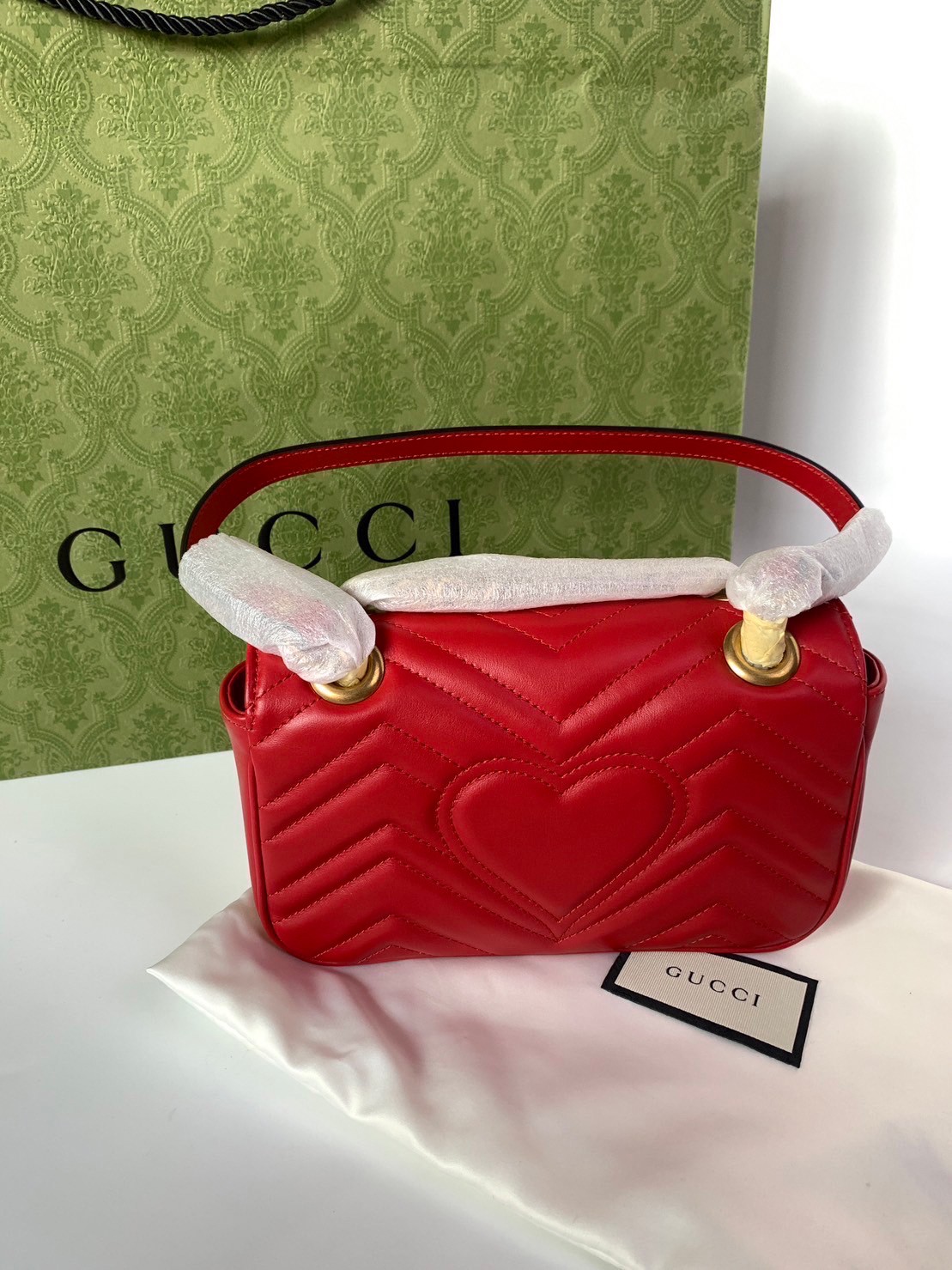 กระเป๋าGucci GG Marmont matelassé mini bag (22)