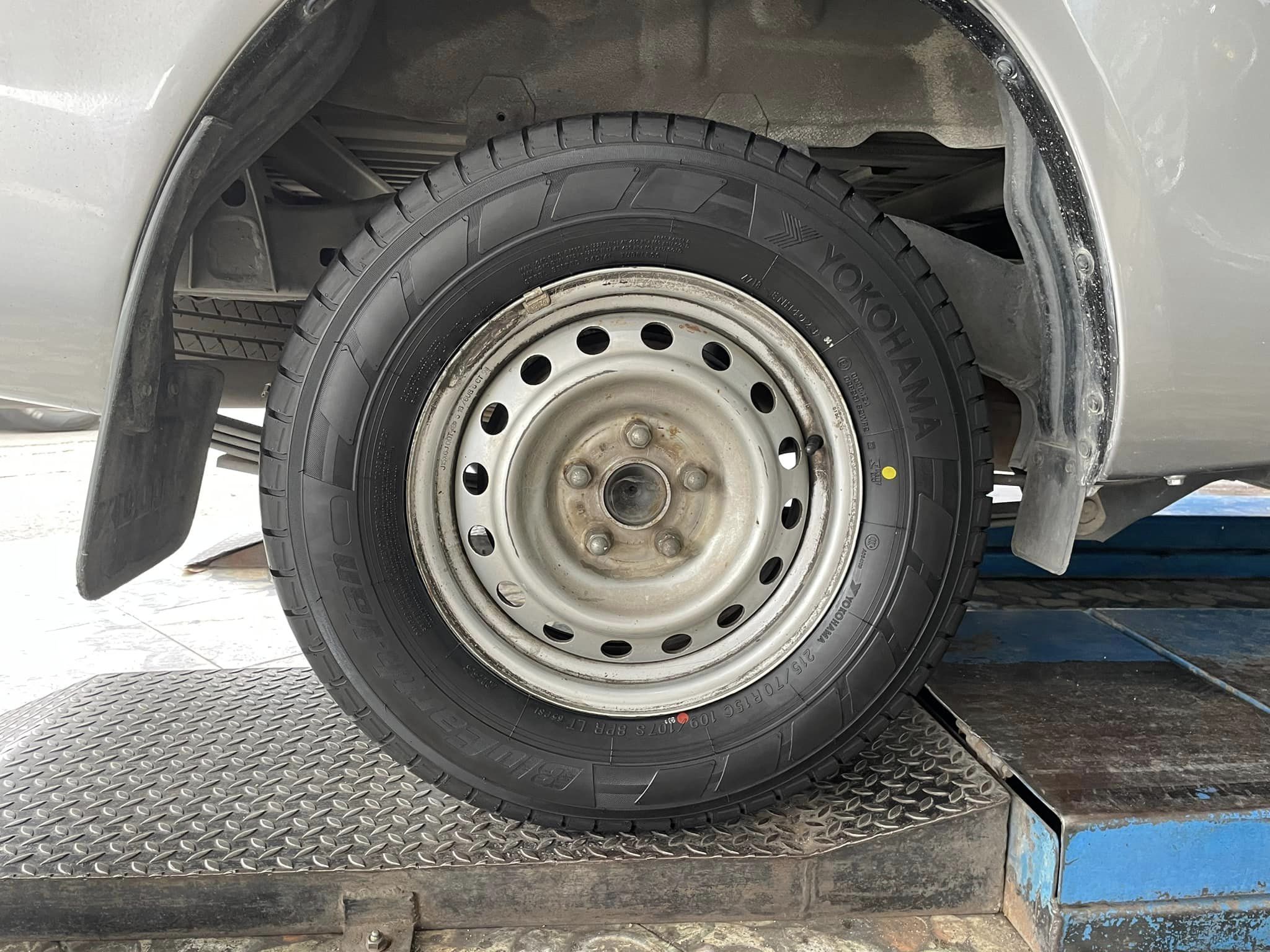 🛞🐘#YOKOHAMA #RY55 215/70R15