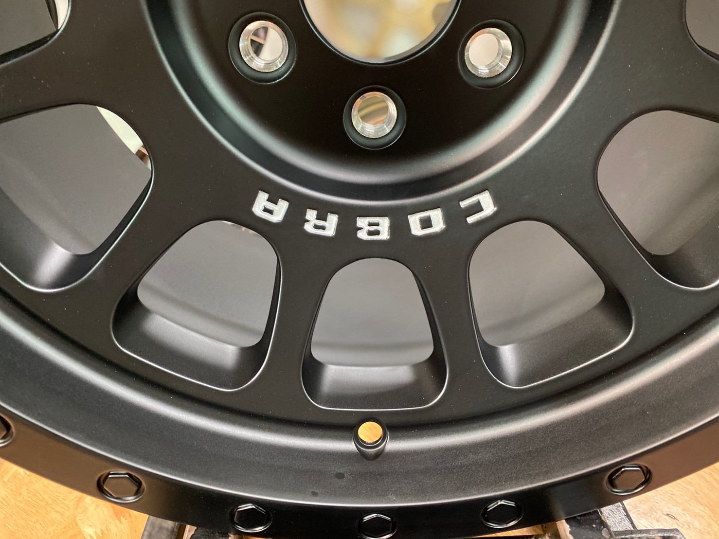 ล้อแม็กออฟโรด Zeus-03 สีดำ สำหรับนิสสัน นาวาร่า สเปค 18x8.5 ET+00 6x114.3