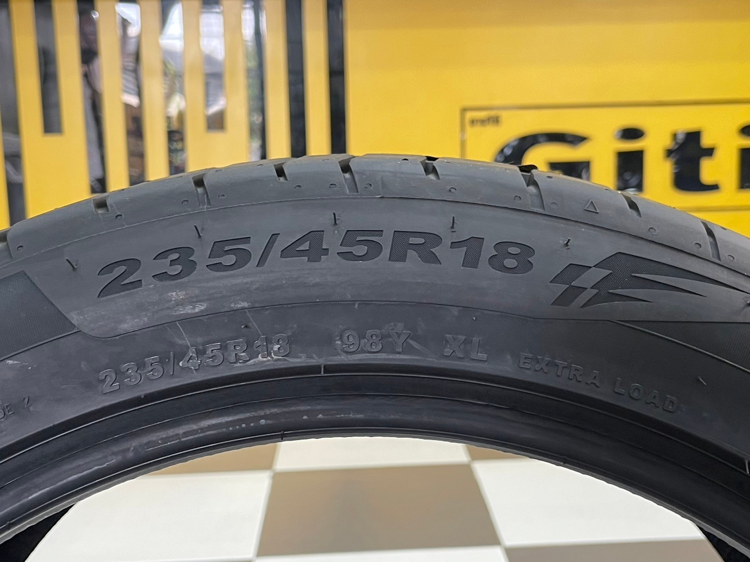 GITI SPORT S2 235/45R18 ยางใหม่ปี2024
