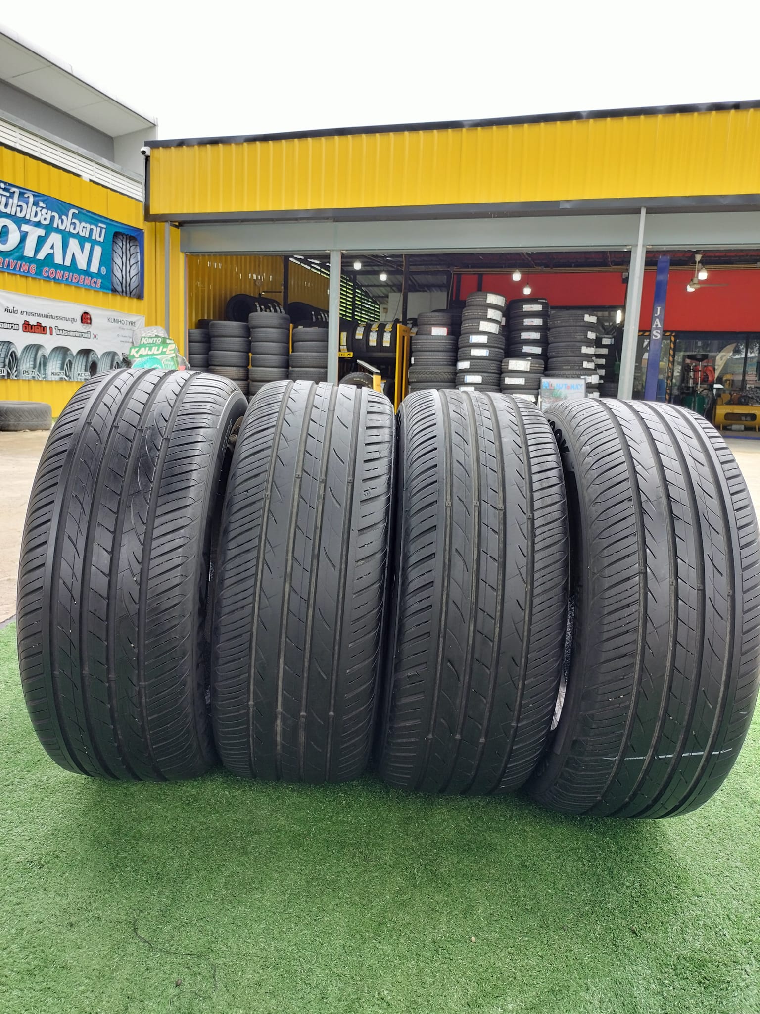 ยางมือ2 สภาพดี ขอบ16"ยี่ห้อ HANKOOK S1 215/55R16