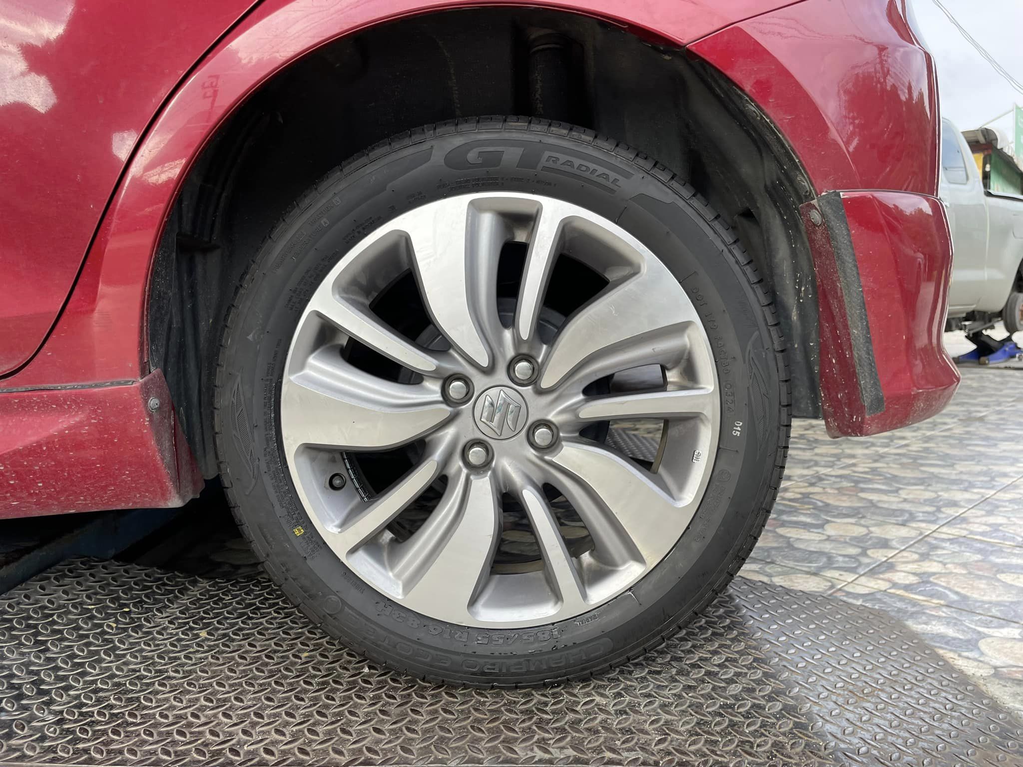 🚘 #SUZUKI_SWIFTเปลี่ยนยาง 🛞 #GT RADIAL ECOTEC 185/55R16 🛞 #บริการตั้งศูนย์✔️