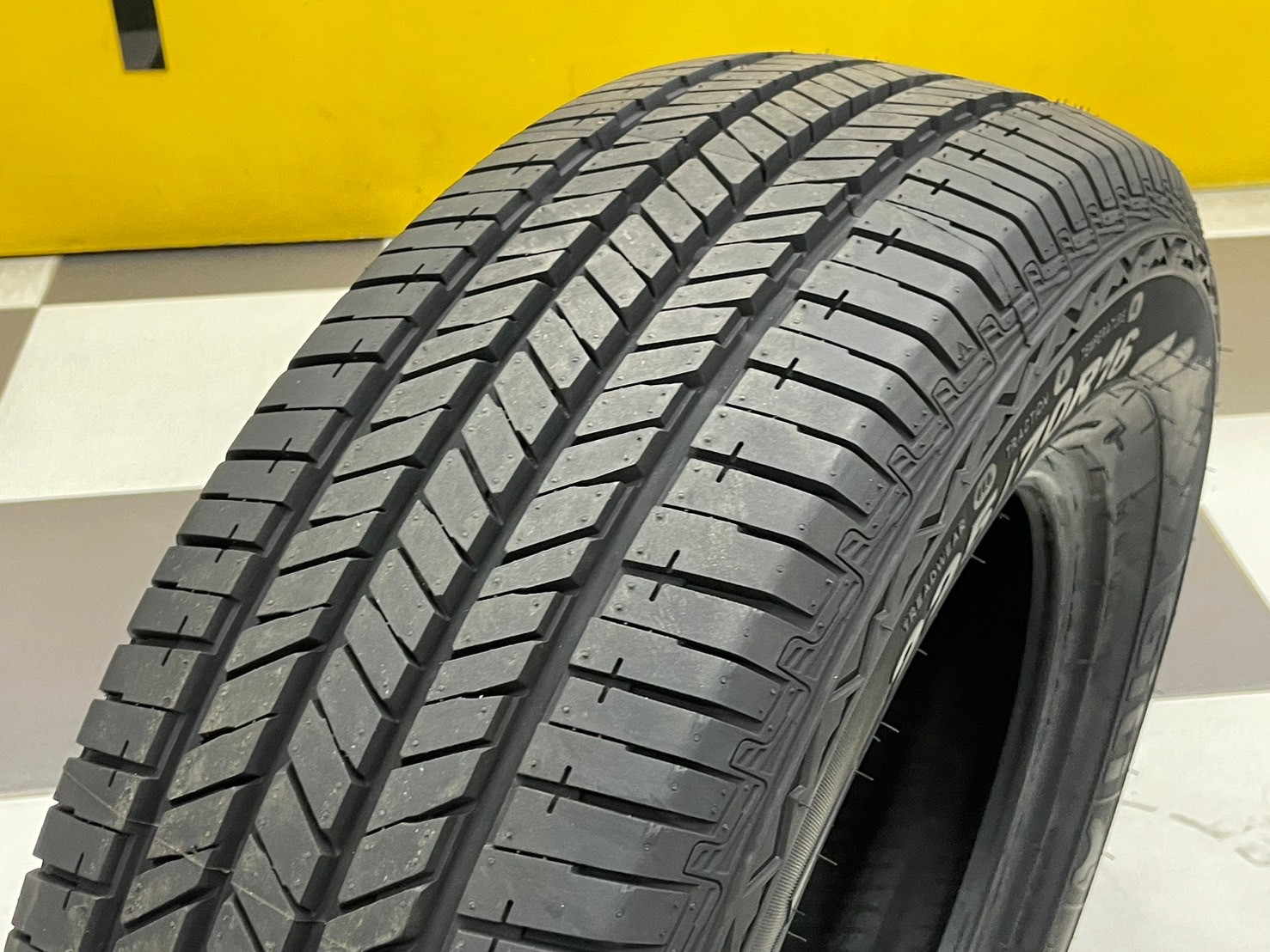 225/70R16 GITI 4x4 HT152 ยางทางเรียบตัวหนังสือสีขาว นุ่มเงียบ ยางรถยนต์คุณภาพดี สมรรถนะสูง ยางใหม่ปี2024