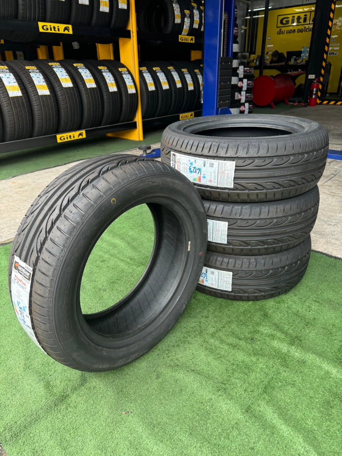 Hankook Vantus V12 195-55R15 ยางใหม่ปี2023 ราคาพิเศษพร้อมติดตั้งฟรี