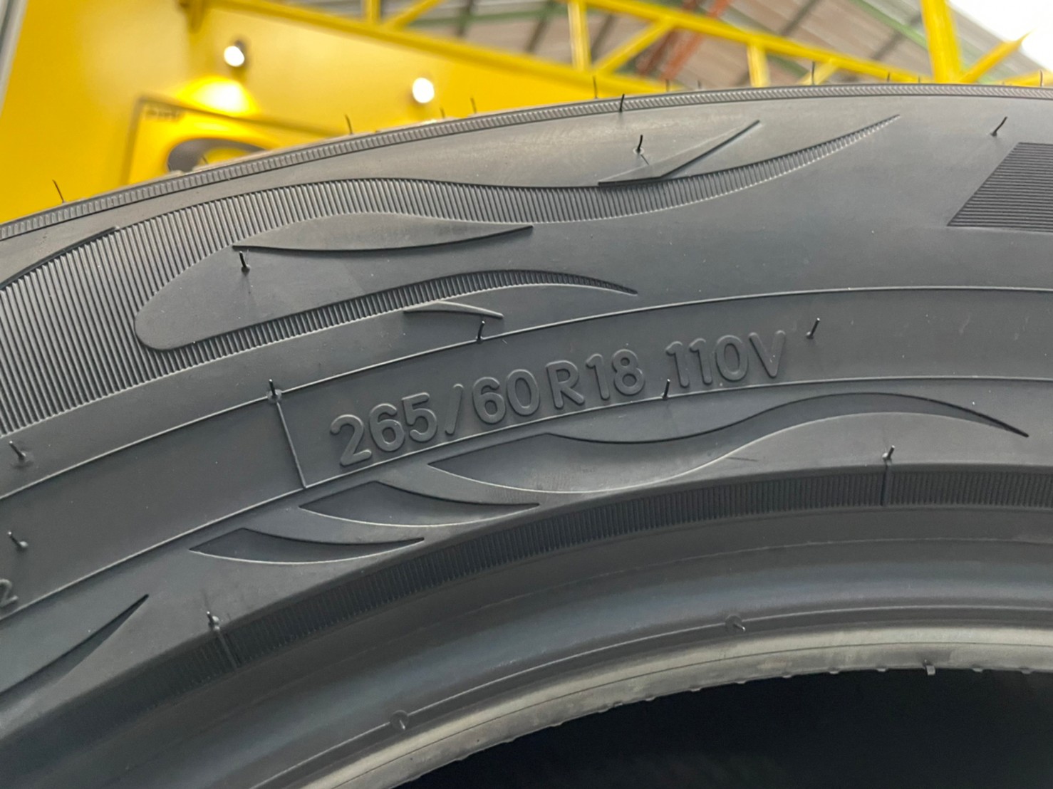 NITTO NT420SD 265/60R18 ยางลายซิ่ง สปอร์ต สมรรถนะสูง ยางใหม่ปี2022