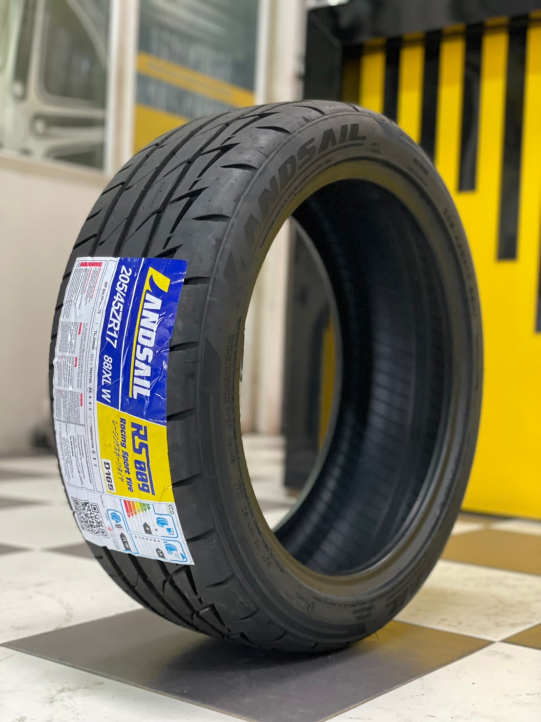205/45R17 ยางลายซิ่ง Landsail RS009 ยางใหม่ปี2022