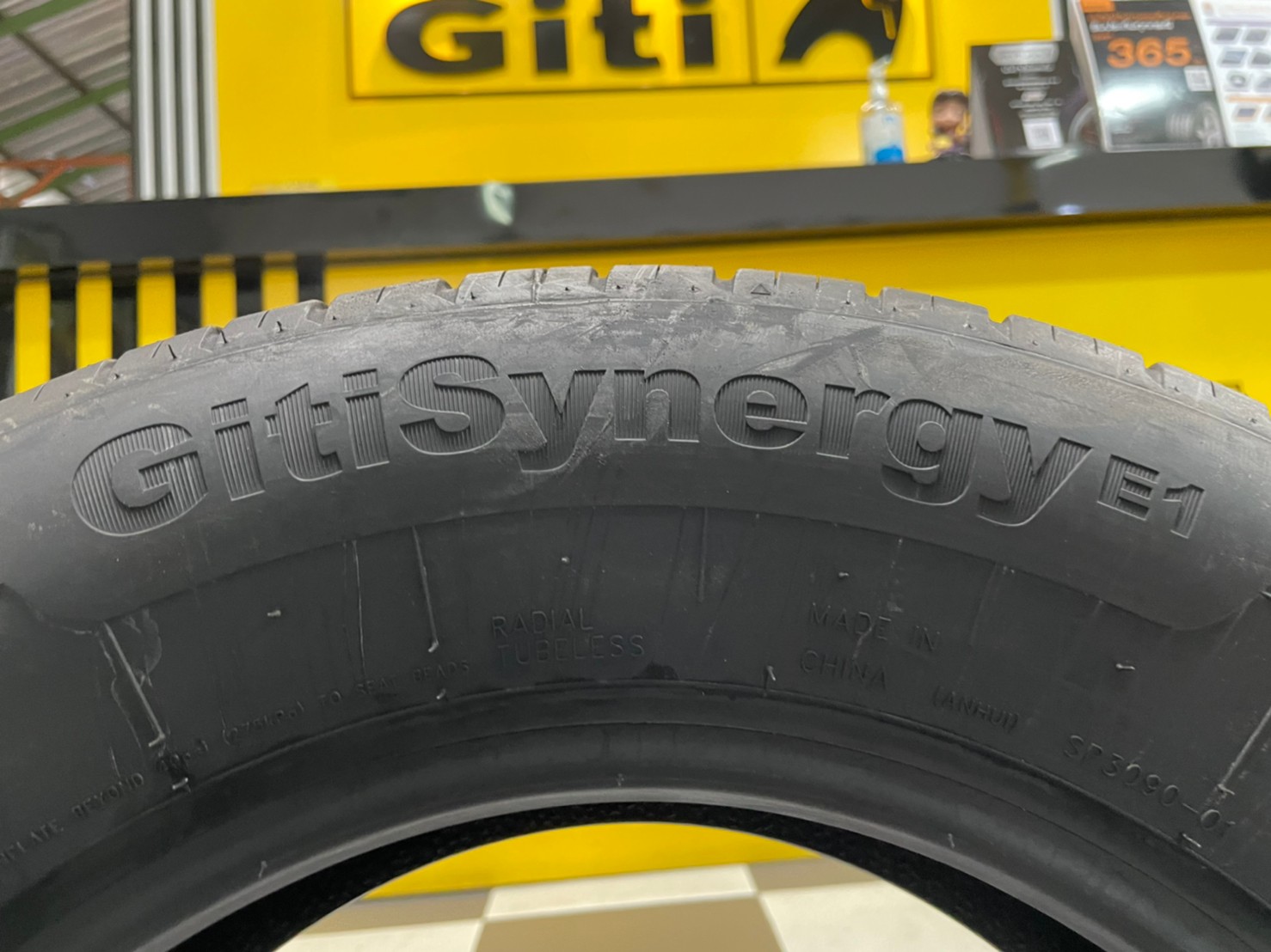 185/70R14 Giti Synergy E1 ยางสปอร์ต ยางรถยนต์คุณภาพดี สมรรถนะสูง นุ่มเงียบ