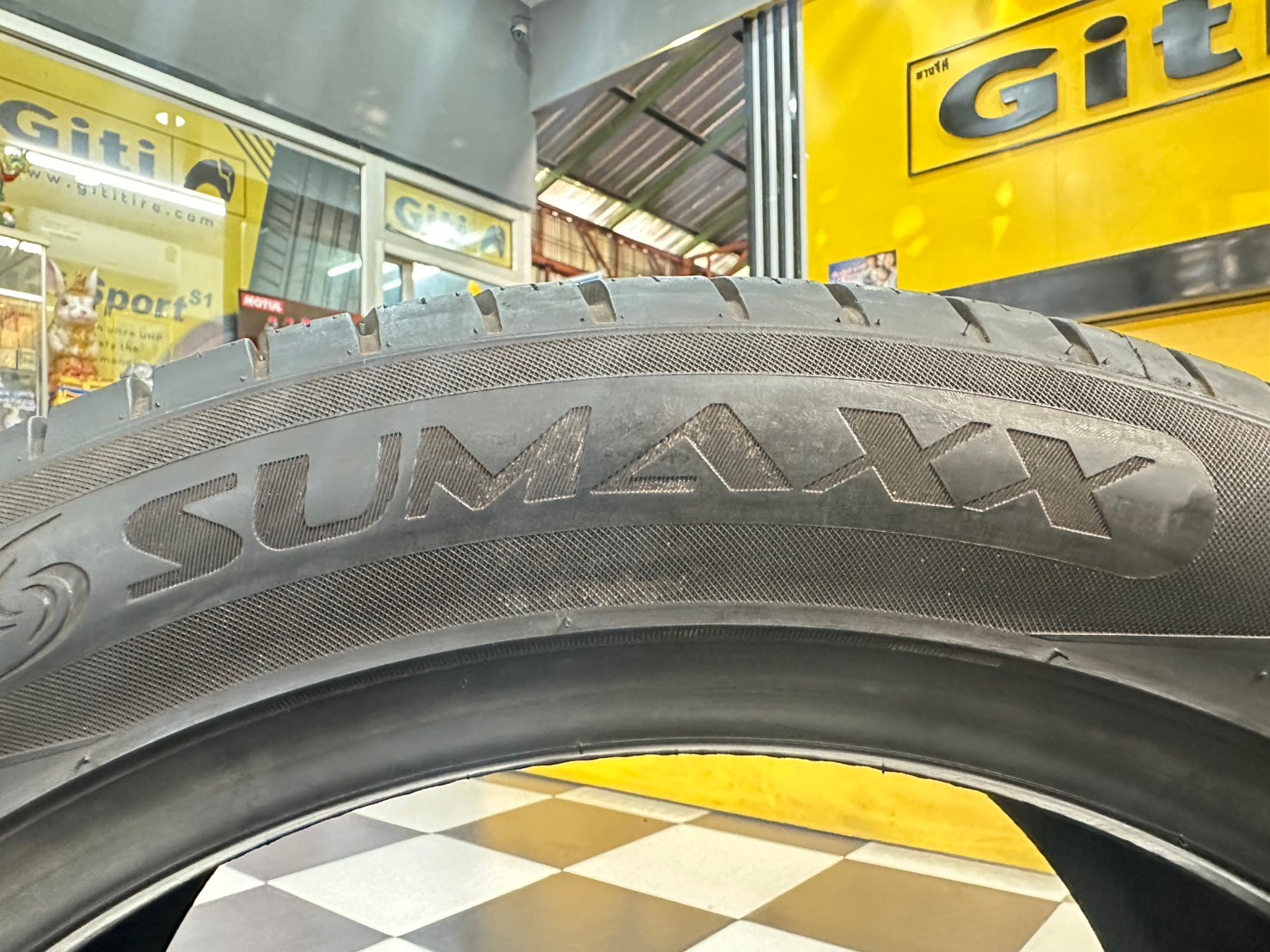 ยางลายซิ่ง SUMAXX MAX RACING 86S 275/40R18 ยางใหม่ปี2020 (ยางจริงมี1 เส้น) เพียงเส้นละ1300บาท พร้อมติดตั้งฟรี