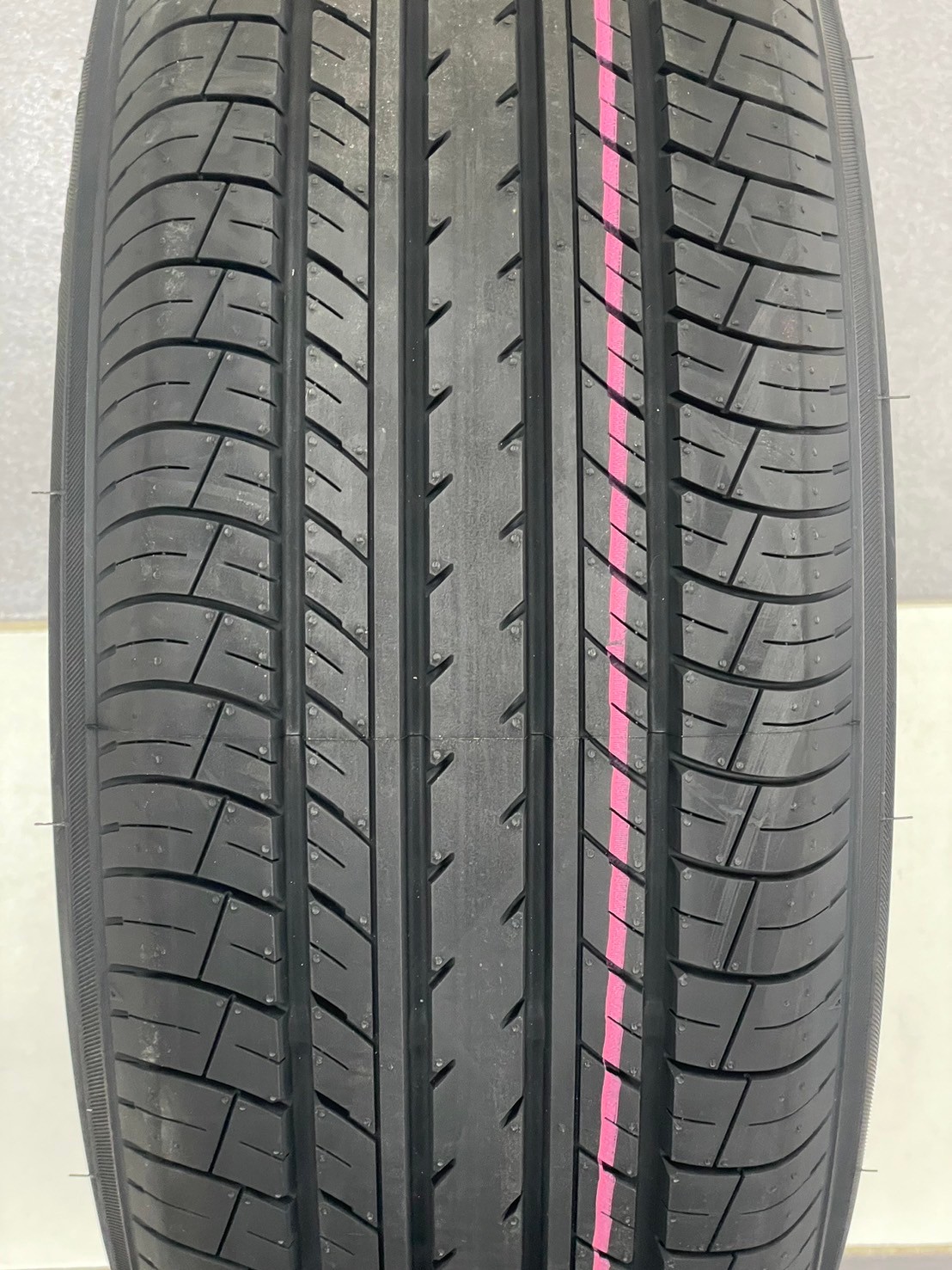 Yokohama BluEarth E70 215/55R17 ยางใหม่ปี2024