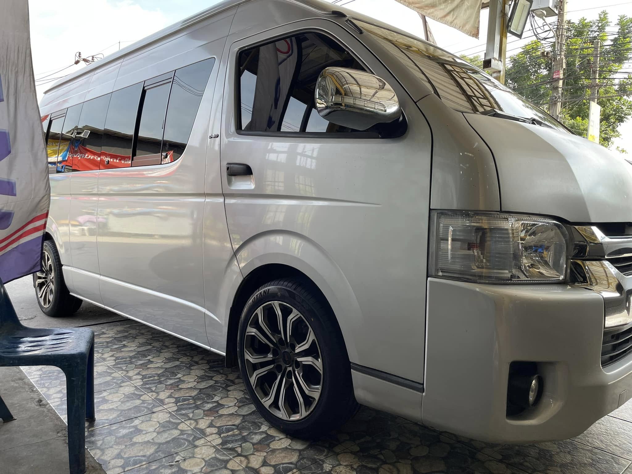 🚘 #TOYOTA_COMMUTER เปลี่ยนยาง #OTANI #KC2000 225/50R18